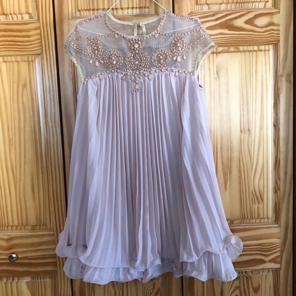 Babydoll dress with keyhole back